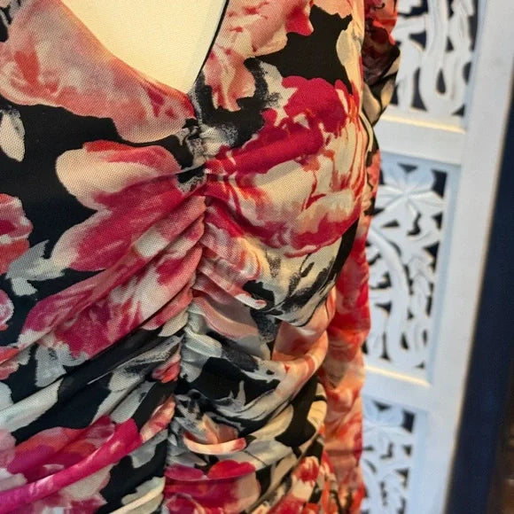 White House Black Market Black and Red Floral Blouse Sz L