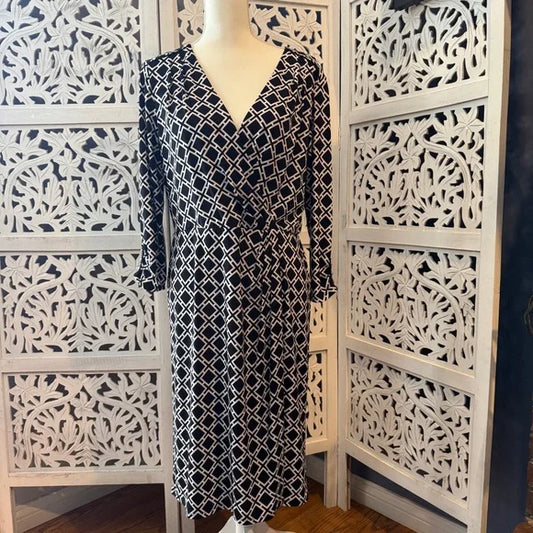 White House Black Market Elegant Black and White Geometric Dress NWT Sz 12